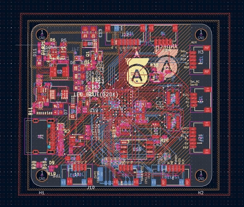 Ảnh chụp layout PCB nhiều lớp trong KiCad